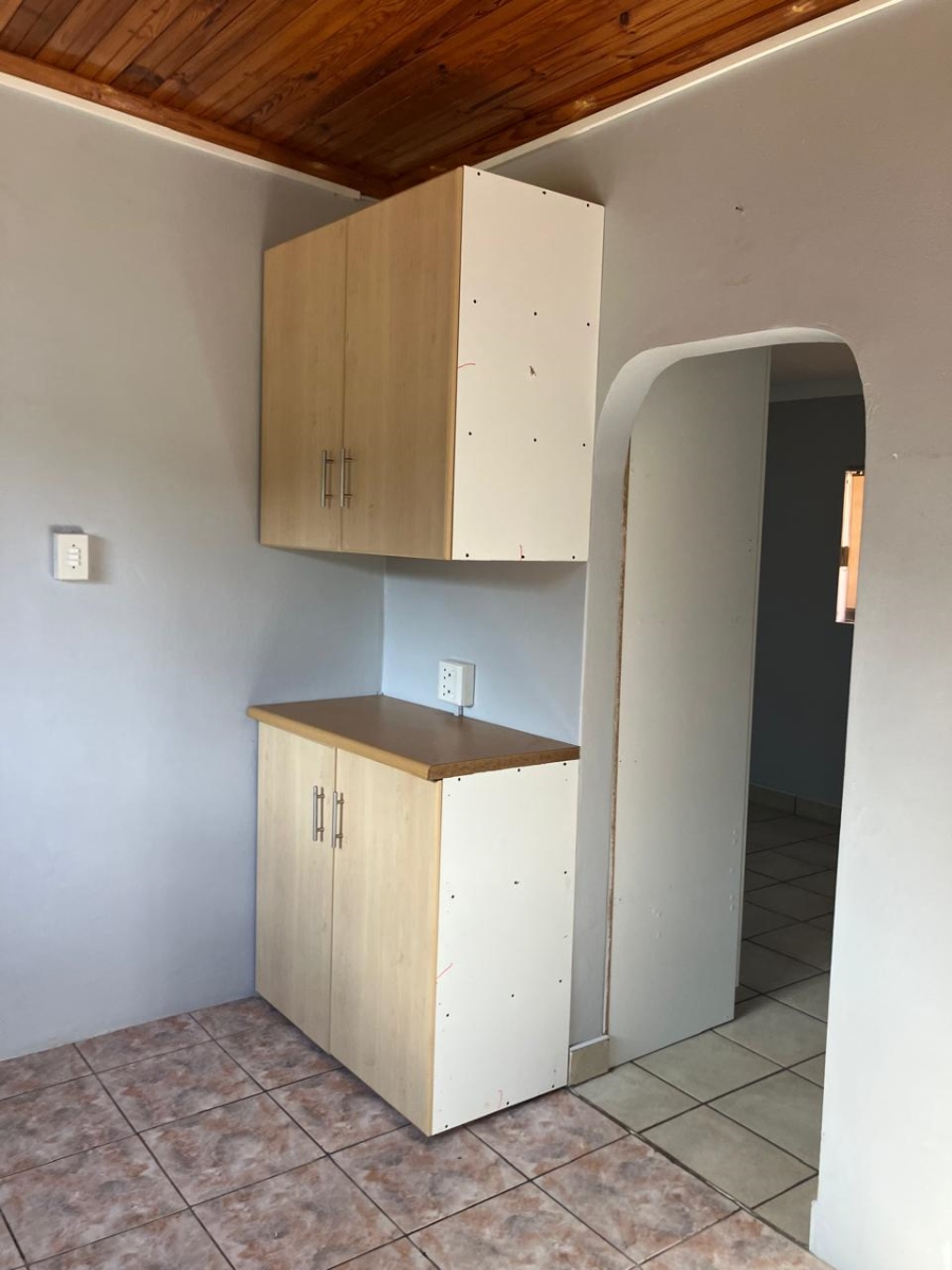 To Let 1 Bedroom Property for Rent in Mosel Eastern Cape